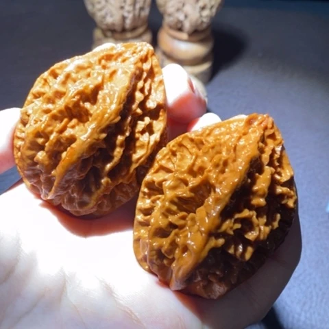 把件文玩核桃东北野生楸子小园 159