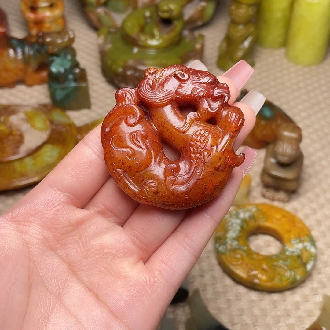 蛇纹石玉未镶嵌颈饰