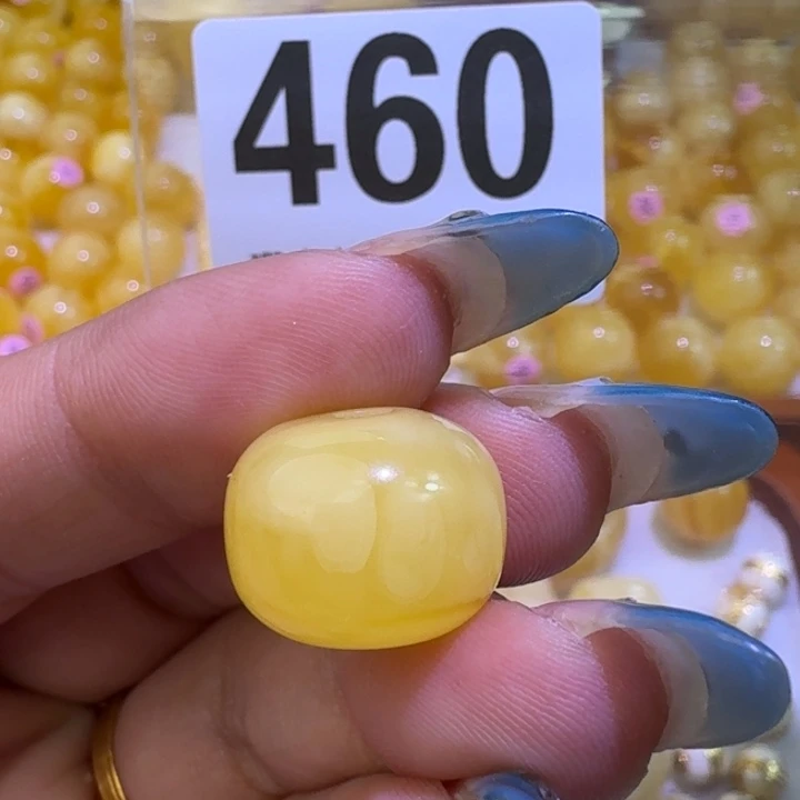 琥珀未镶嵌裸石16×12.5皮色点