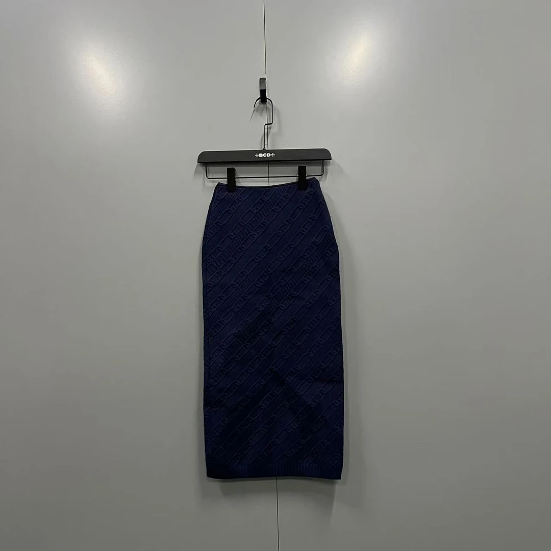 99新 FENDI/芬迪 (tt9)藏青色锁扣长裙 38码 bc006002