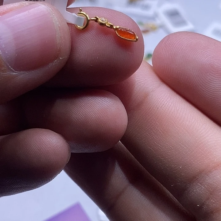 18K金镶嵌挂件翡翠