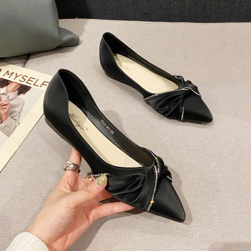 尖头真皮平底女法鞋水钻软底单鞋不累脚