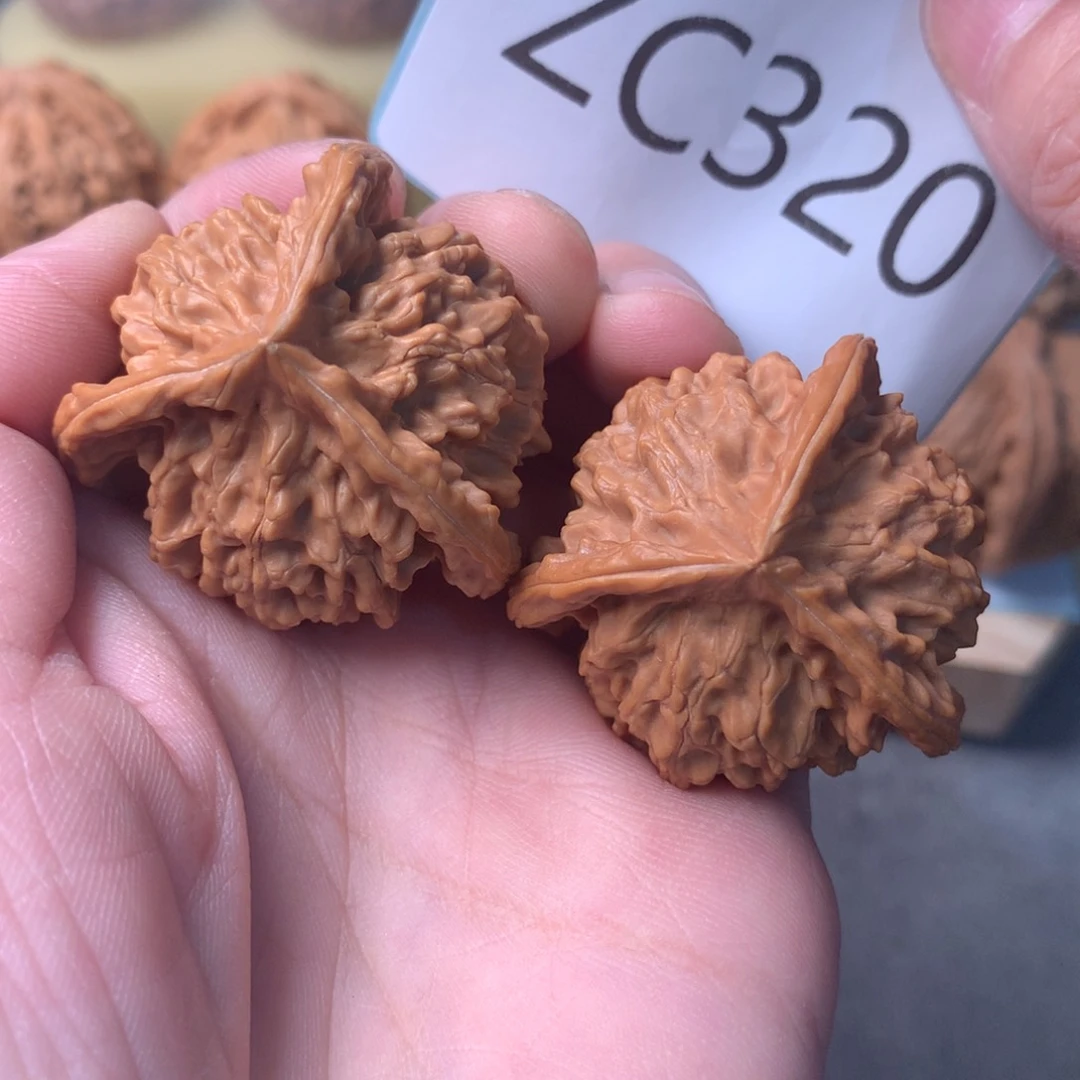 文玩核桃把件盘山正本37