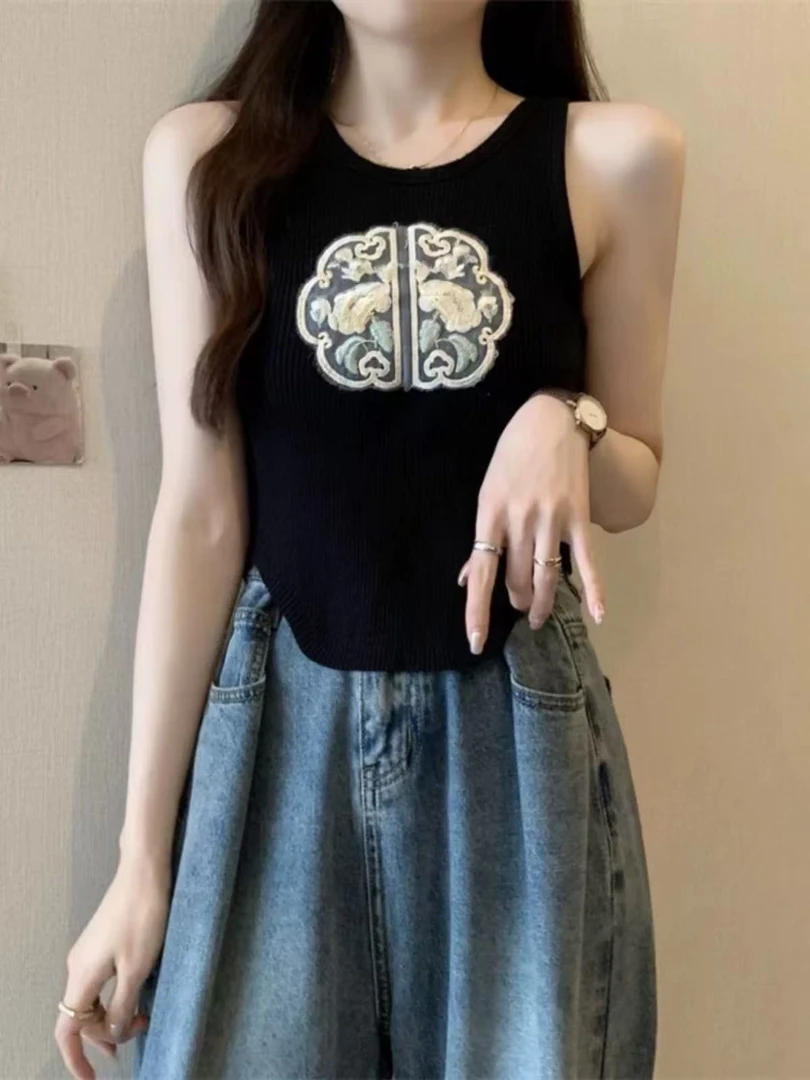 7361新中式绿色盘扣刺绣背心女甜辣无袖吊带短款上衣夏通勤显瘦