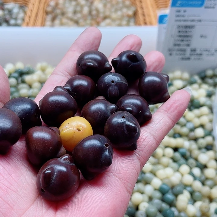 白玉菩提手串瑕疵深咖猫头15颗
