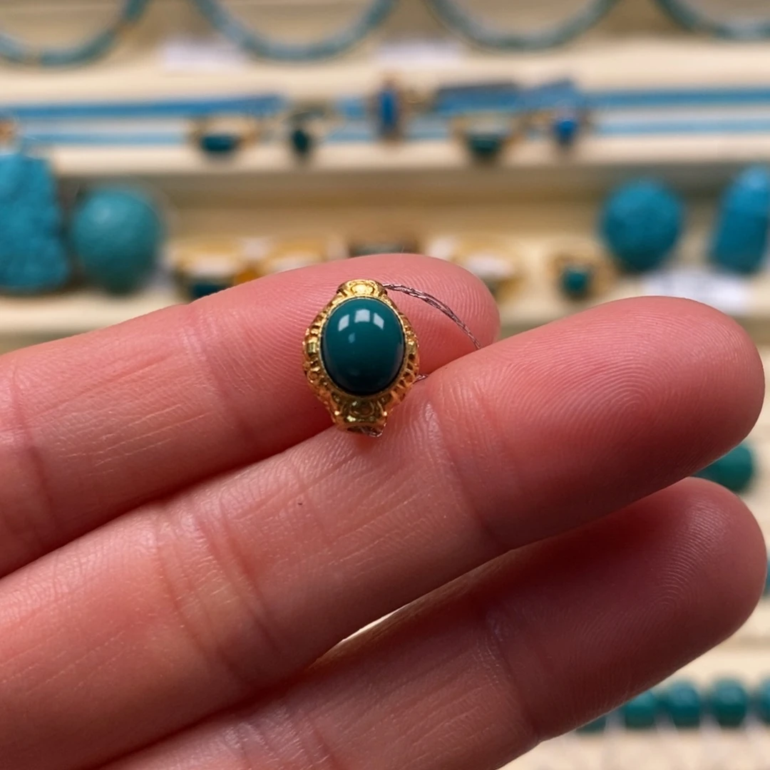 绿松石18K金镶嵌珠宝奇石直径8.3金背云