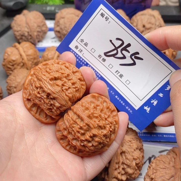 把件桃核41白狮子855号牌