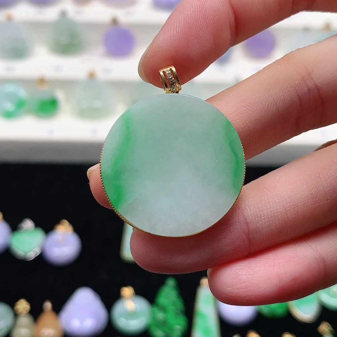 颈饰18K金镶嵌翡翠翡翠吊坠