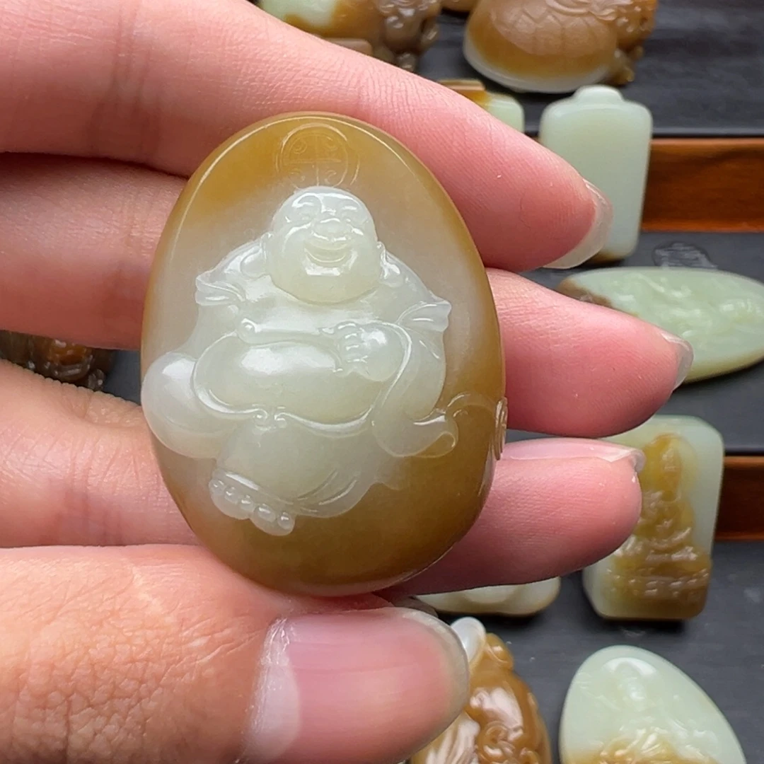 无***嗔颈饰未镶嵌和田玉