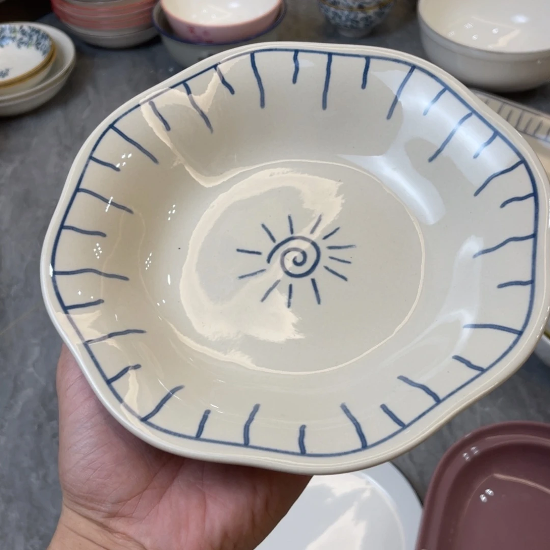 陶瓷微瑕餐具介意勿拍，满18飞！