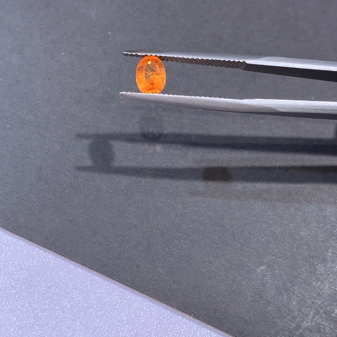 裸石未镶嵌石榴石（芬达石）1.19克拉