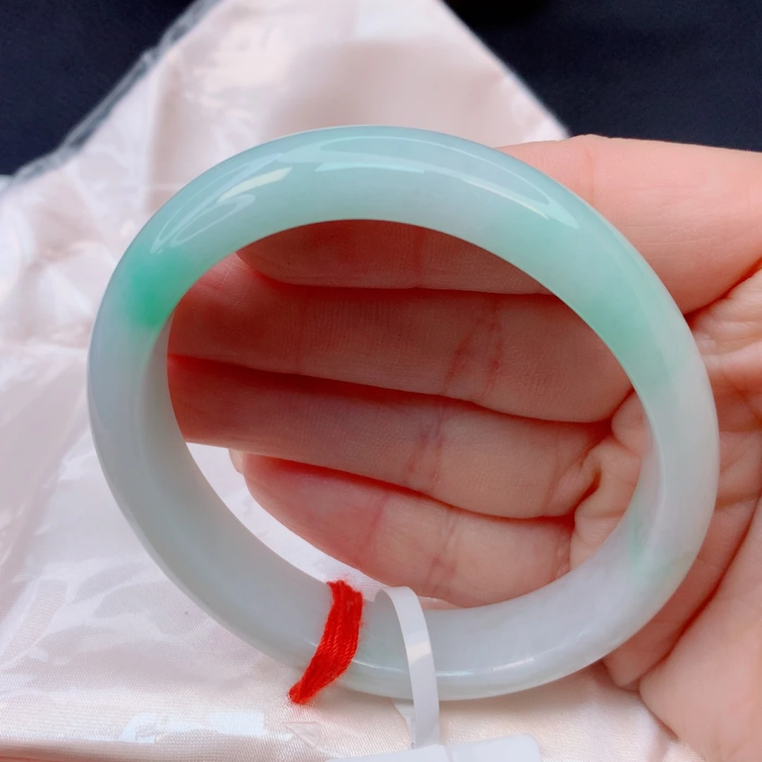 翡翠未镶嵌手镯56-57胶润白底青