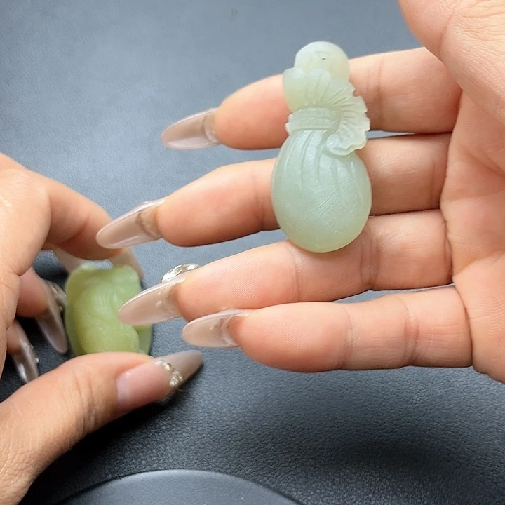 【闪购商品】颈饰未镶嵌和田玉