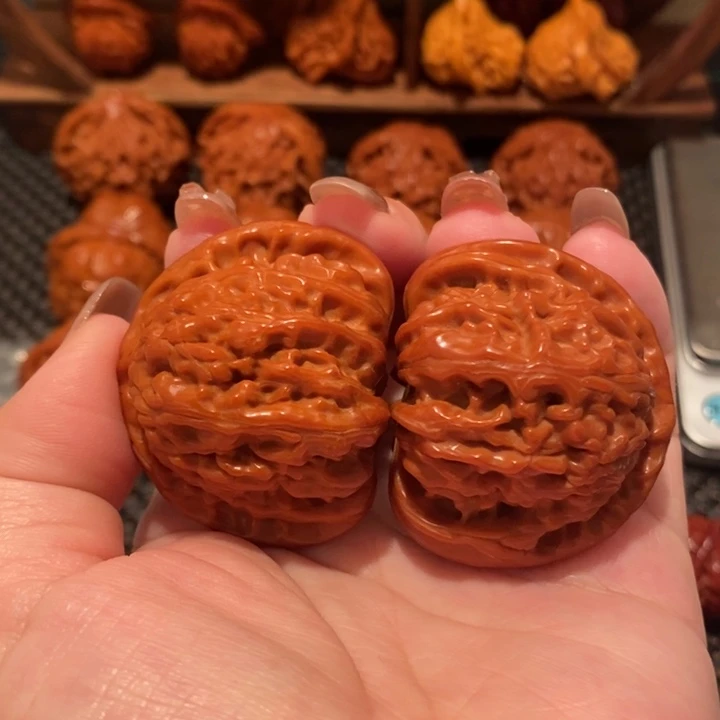 文玩核桃吊坠43白狮子0161