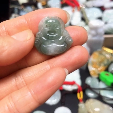 翡翠未镶嵌颈饰挂件