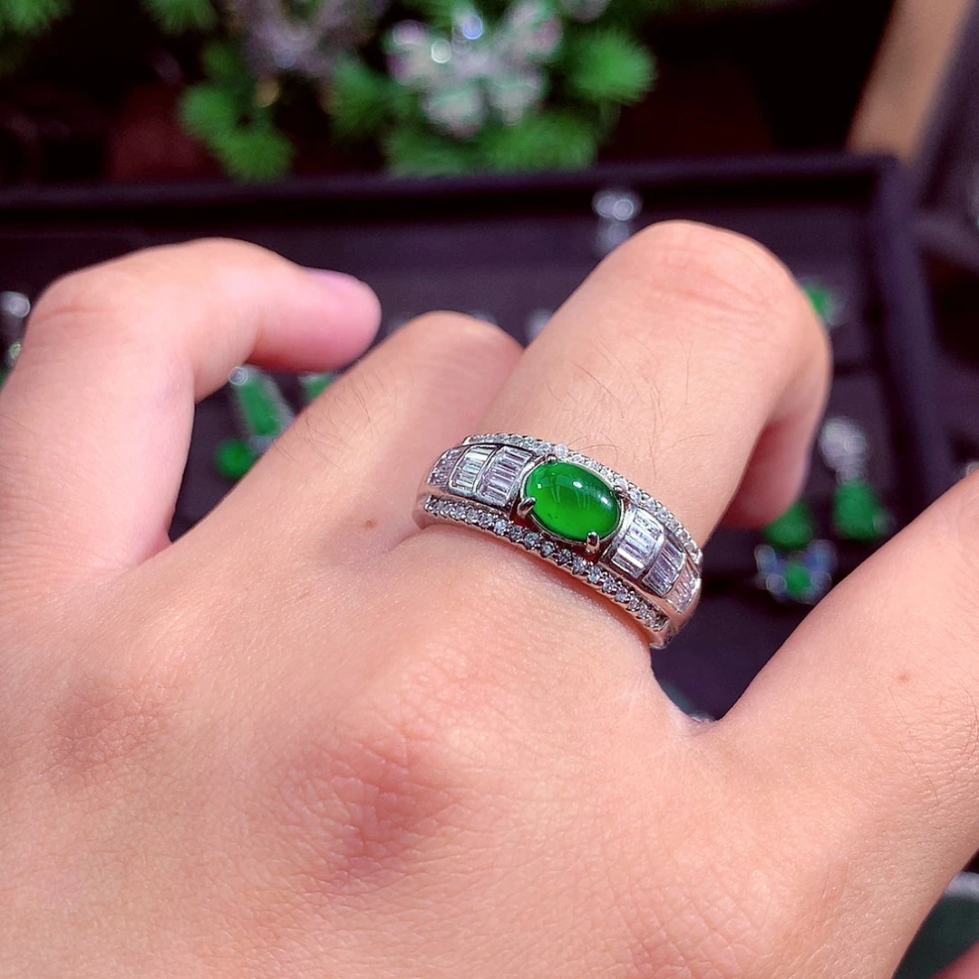 颈饰未镶嵌翡翠天然