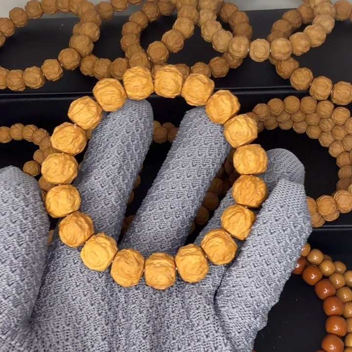 猴头核桃吊坠龙蛇之变