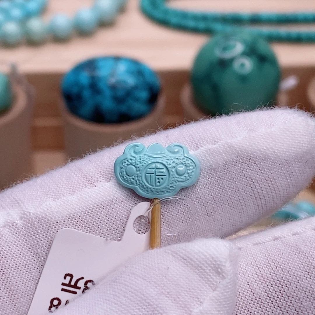 绿松石未镶嵌珠宝奇石