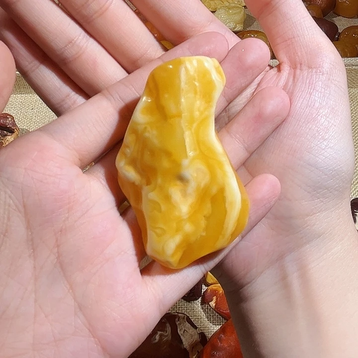 新***彬琥珀颈饰未镶嵌蜜蜡白花吊坠
