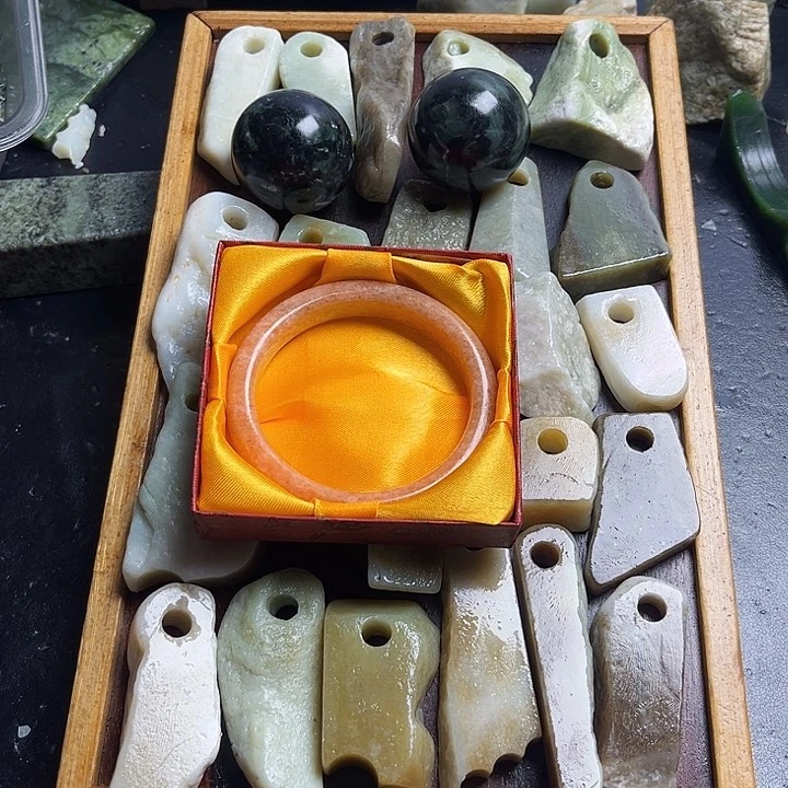 蜕***凤和田玉（糖玉）未镶嵌挂件