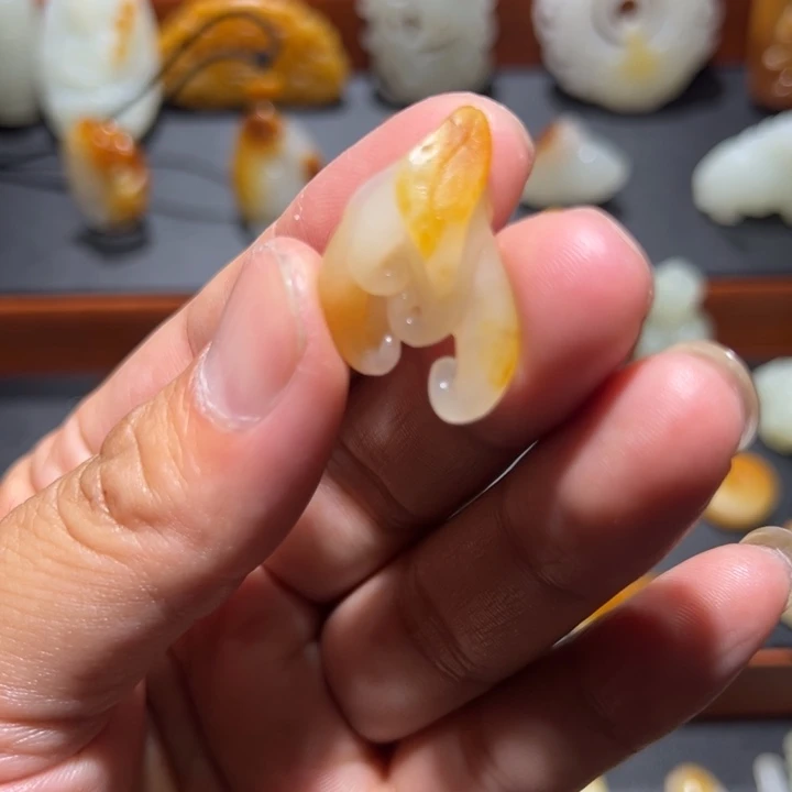 未镶嵌和田玉车挂