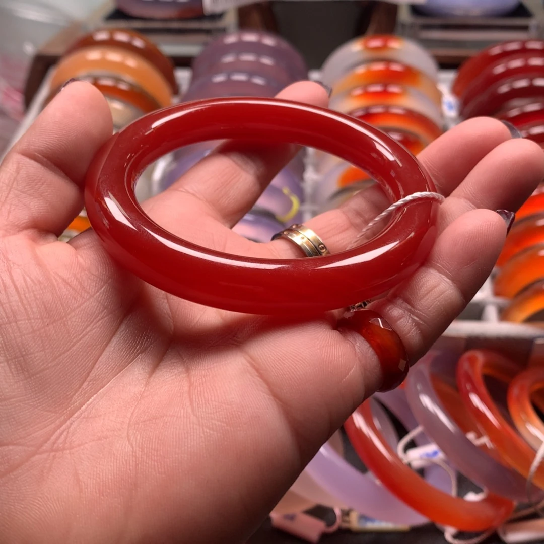 玛瑙/玉髓手镯未镶嵌欢*