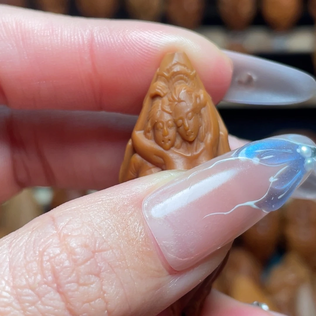 木***李橄榄核把件五朵金花