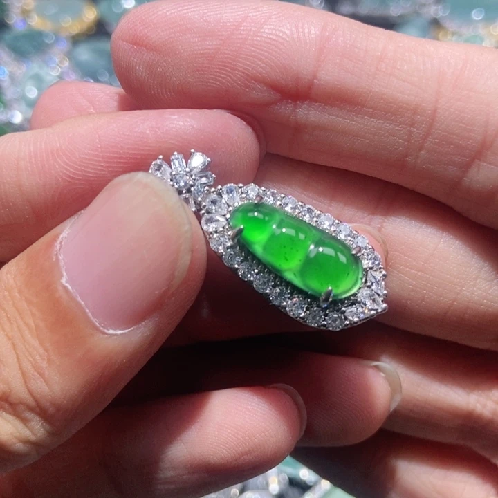 翡翠未镶嵌吊坠(不含链)