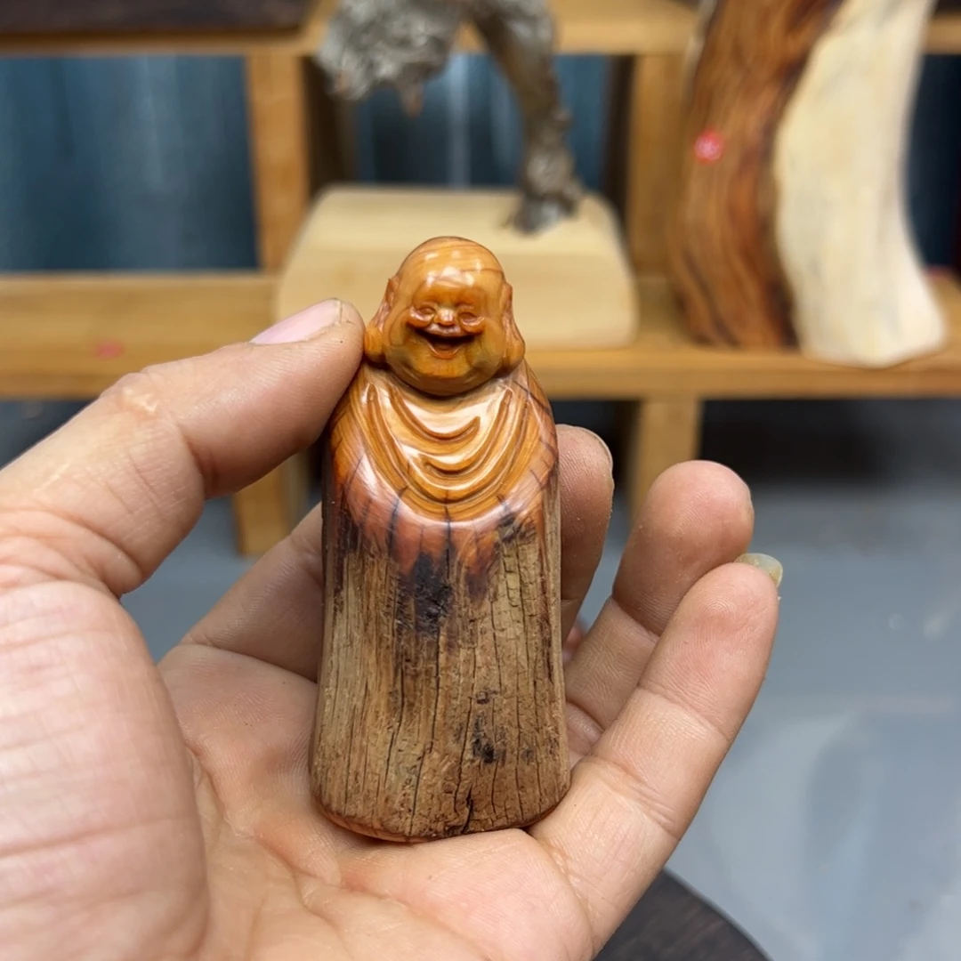 与***在木崖柏木摆件手把件，