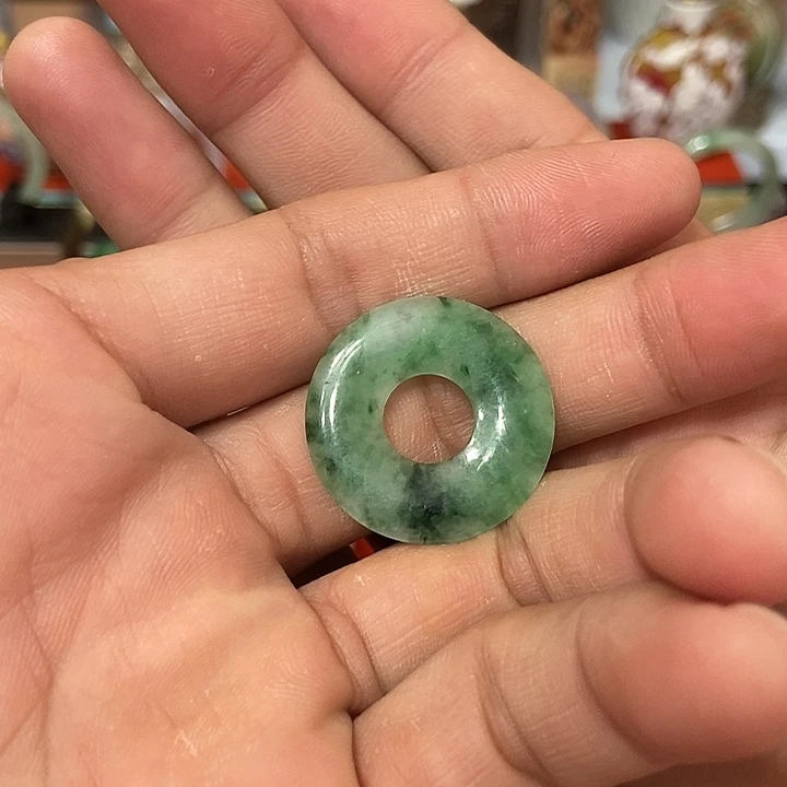 摆件青花笔锋浓转淡出了