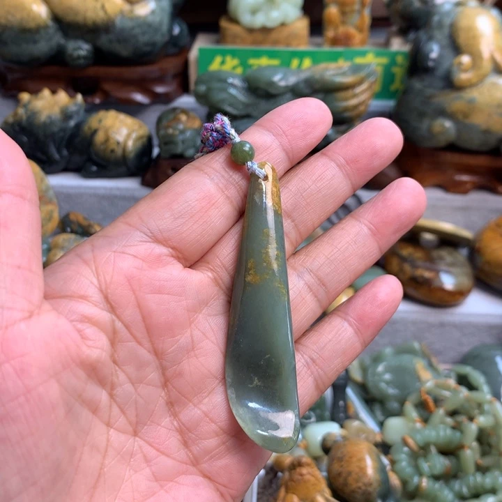 岫岩河磨玉（透闪石质玉）未镶嵌把件