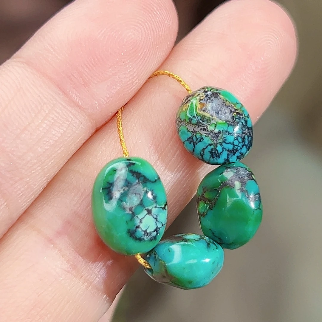 绿松石未镶嵌珠宝奇石