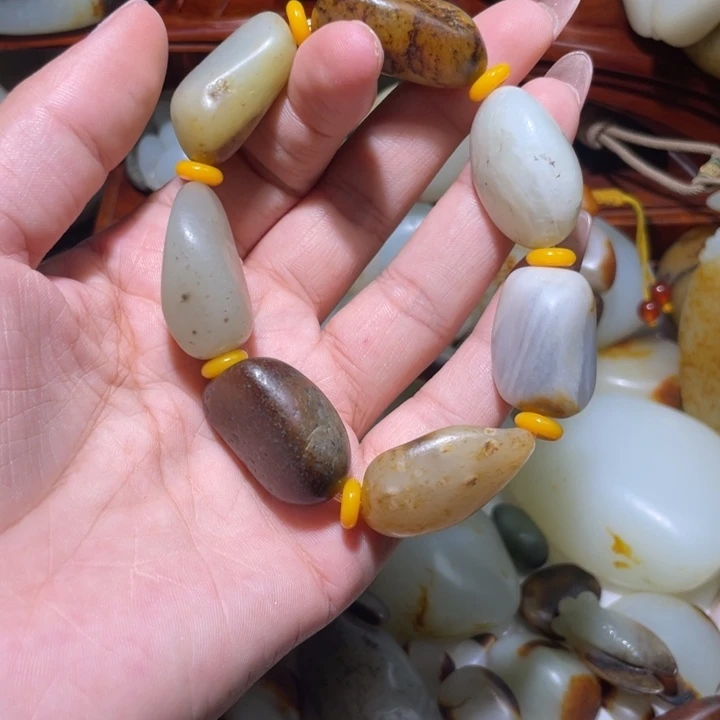 未镶嵌和田玉（子料）挂件