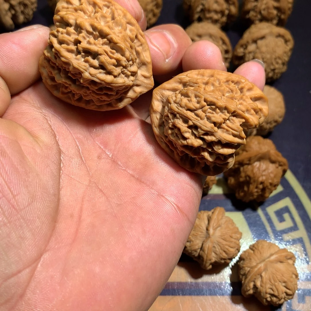 文玩核桃吊坠珊瑚纹41