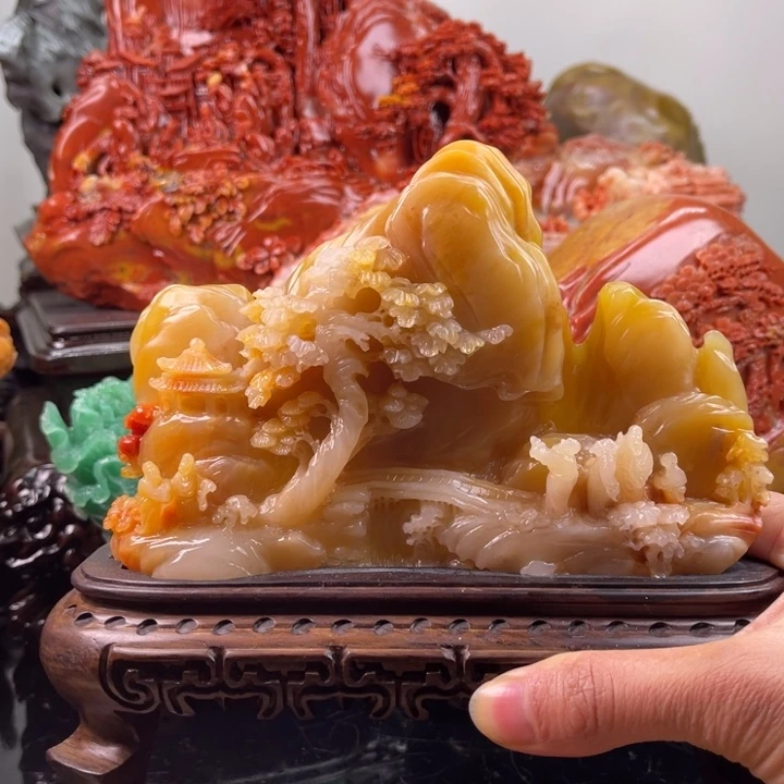 田黄石笑指山林别有洞天