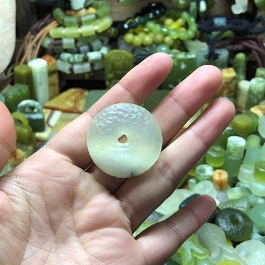 未镶嵌岫玉吊坠岫