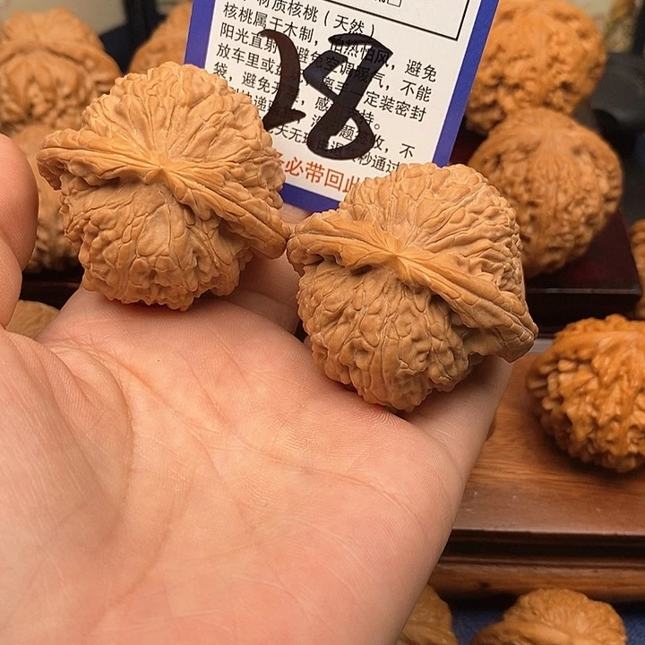 桃核吊坠白狮子头46