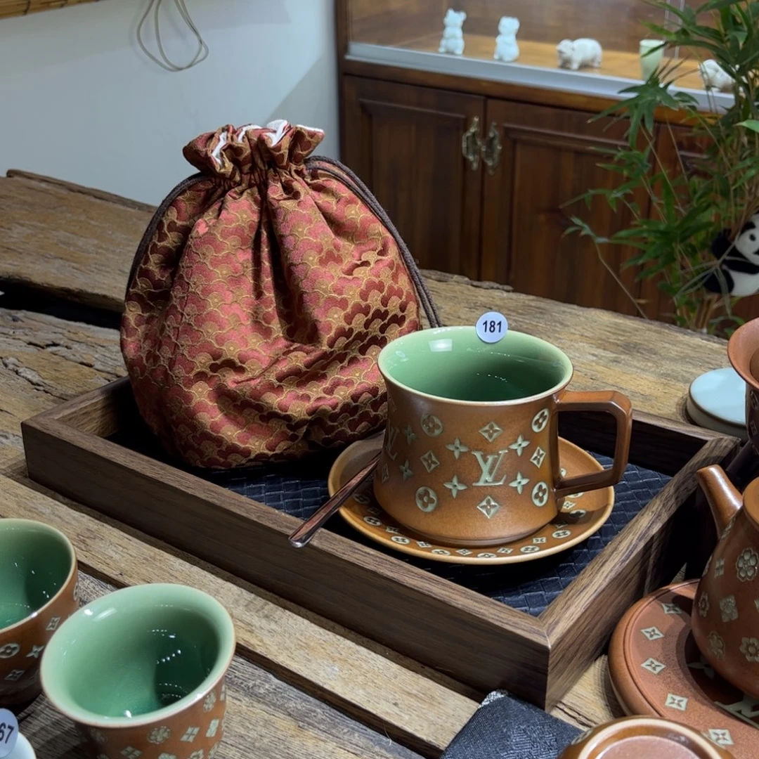 傲***妞草木灰老花咖啡杯