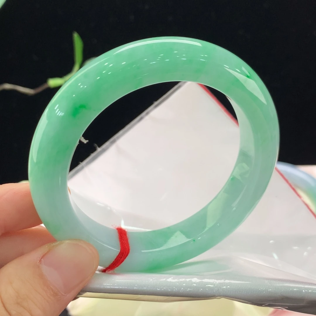 翡翠手镯未镶嵌111/0363