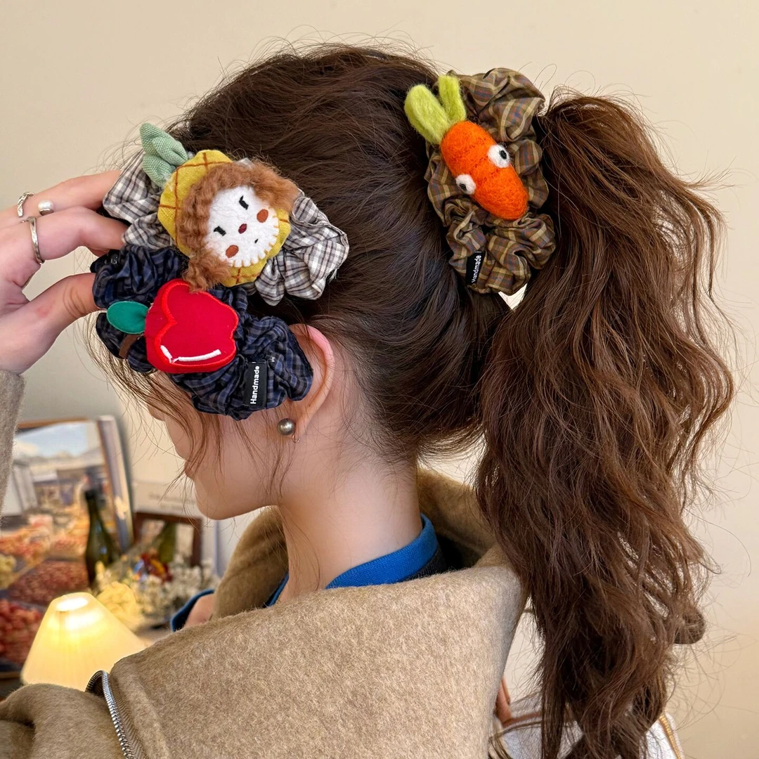 木子秋可爱卡通毛绒香蕉夹高级感头饰气质时尚甜美简约搭发饰ins