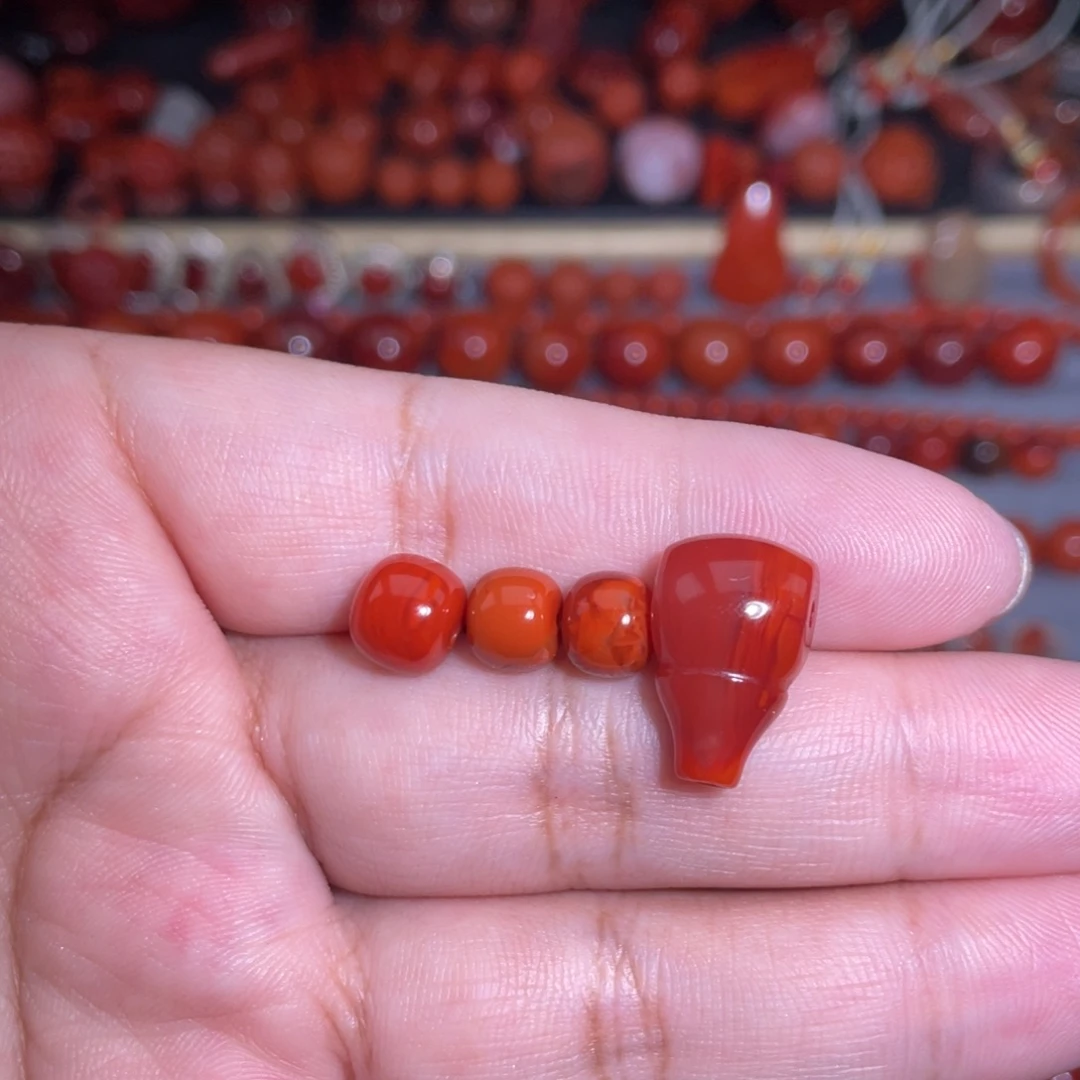 噶***炯南红玛瑙配饰未镶嵌