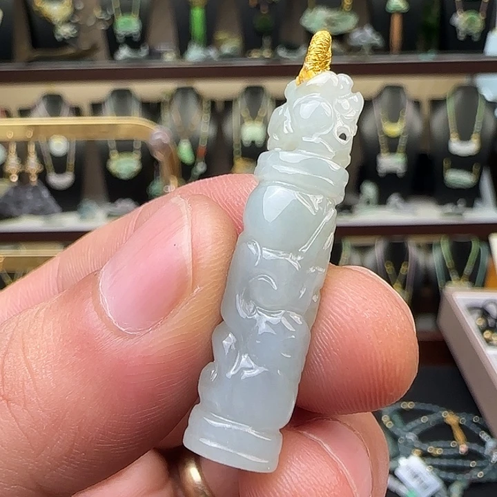 翡翠未镶嵌颈饰翡翠A货龙柱
