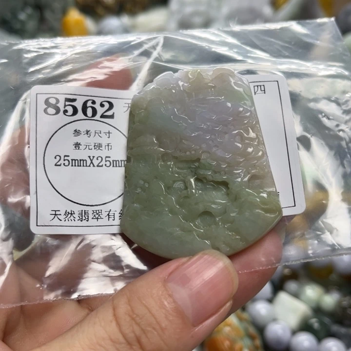 翡翠未镶嵌颈饰8562