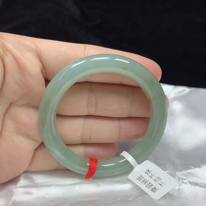 翡翠手镯（圆镯）未镶嵌50