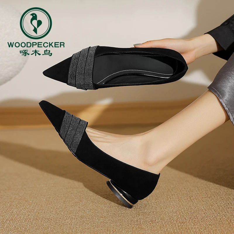 啄木鸟真皮2025新款粗跟妈妈鞋尖头通勤工作鞋百搭黑色低跟女单鞋