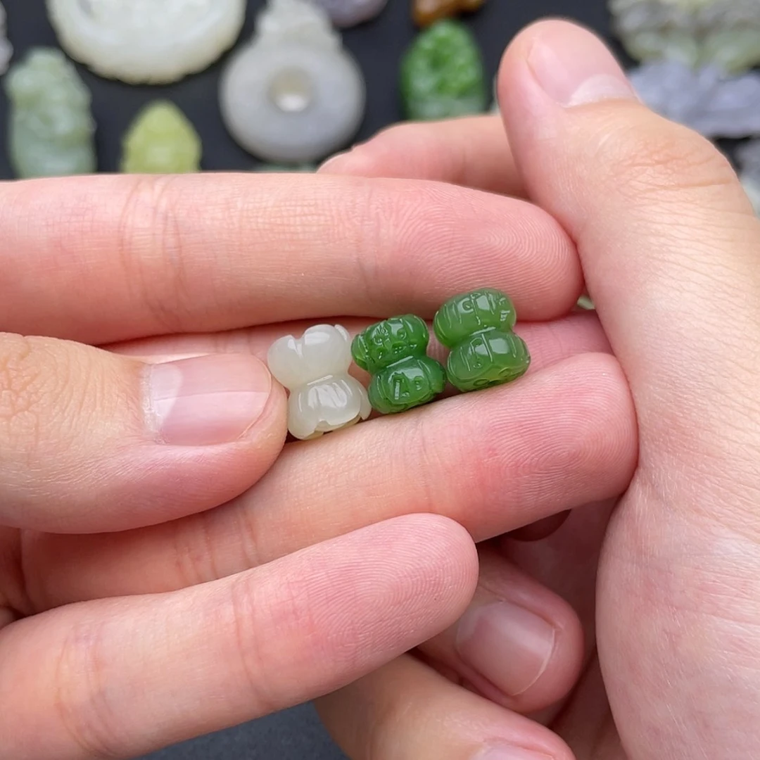 【闪购商品】和田玉未镶嵌颈饰L***y