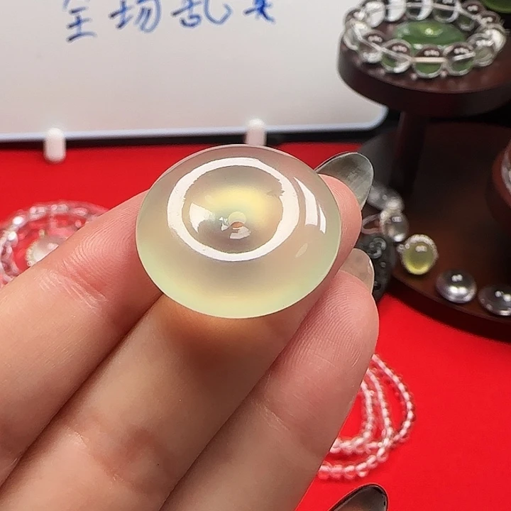 老***Q未镶嵌蛇纹石玉颈饰平安扣