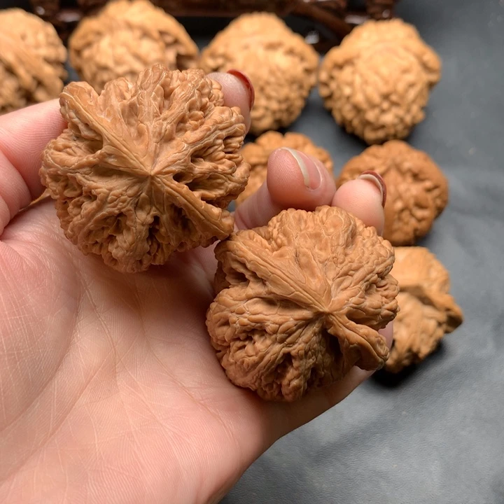 文玩核桃吊坠粗筋