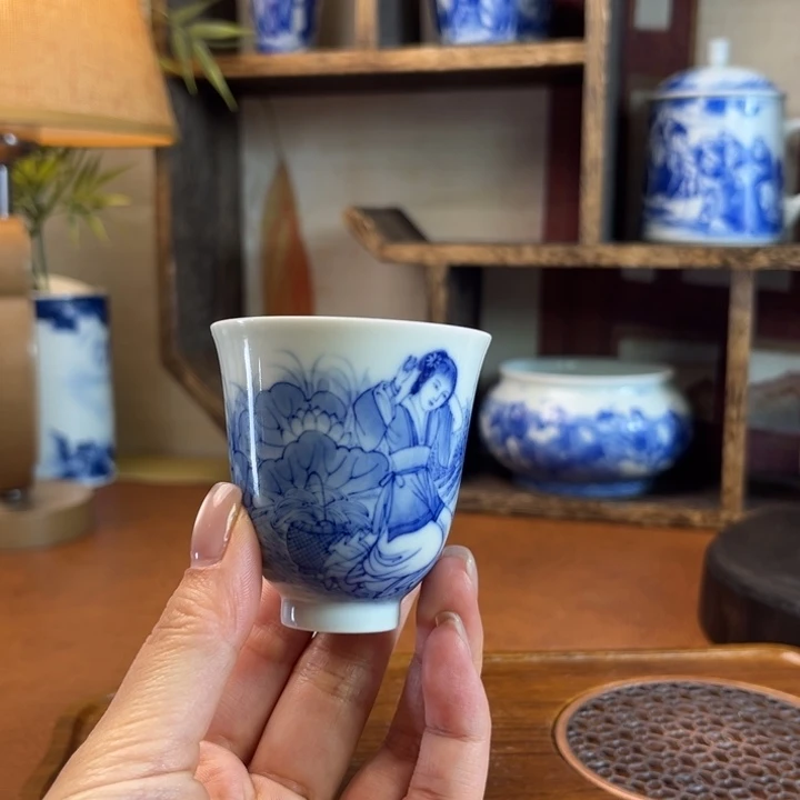 青花瓷器手绘人物茶杯不退不换微瑕