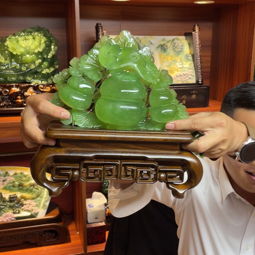 臣***岸玉手工雕刻岫玉摆件
